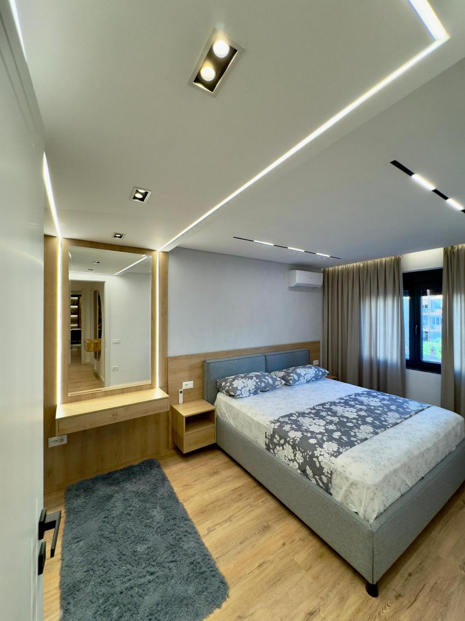 Soinn'S Apartament Tiranë Luaran gambar