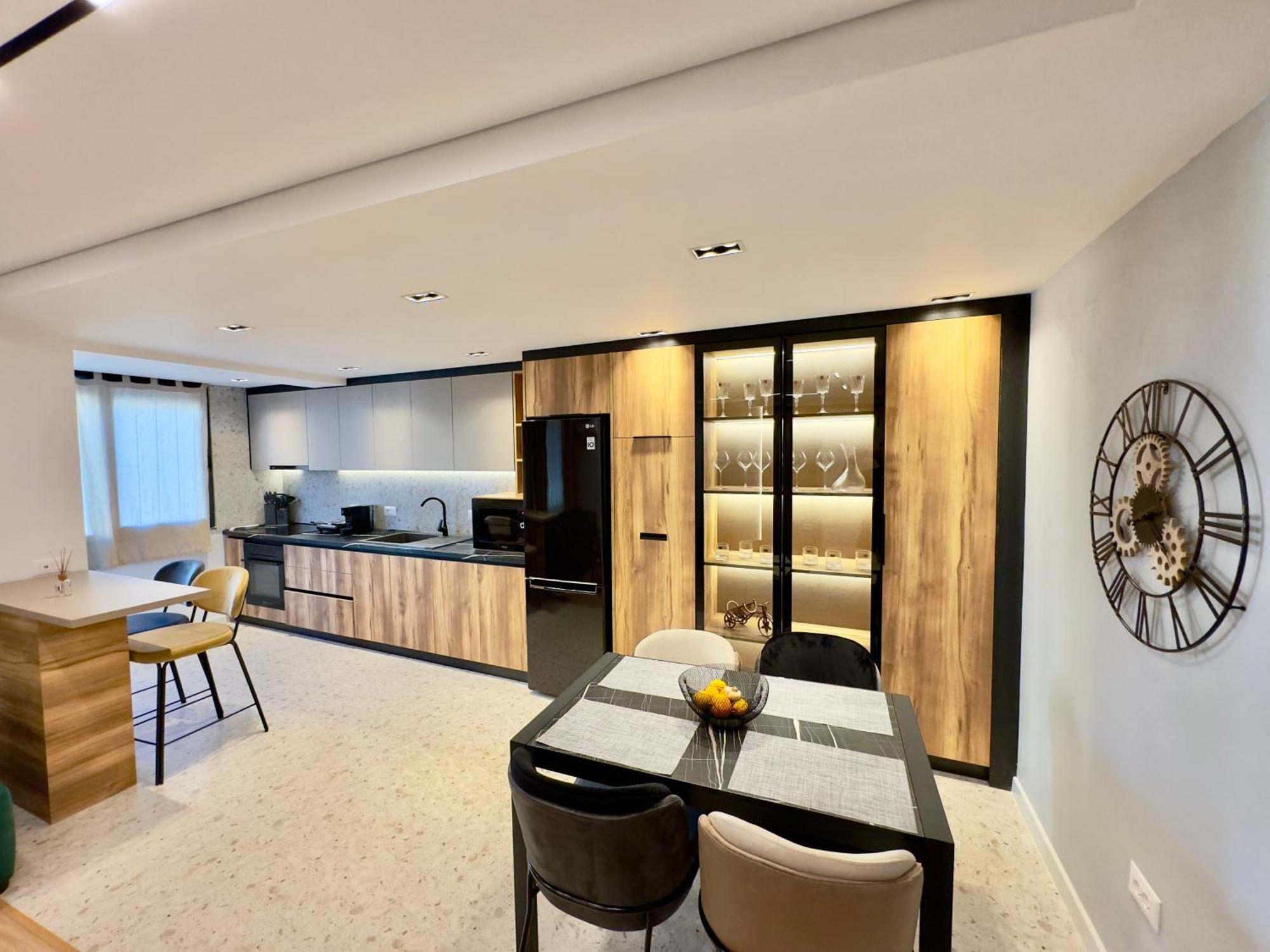 Soinn'S Apartament Tiranë Luaran gambar