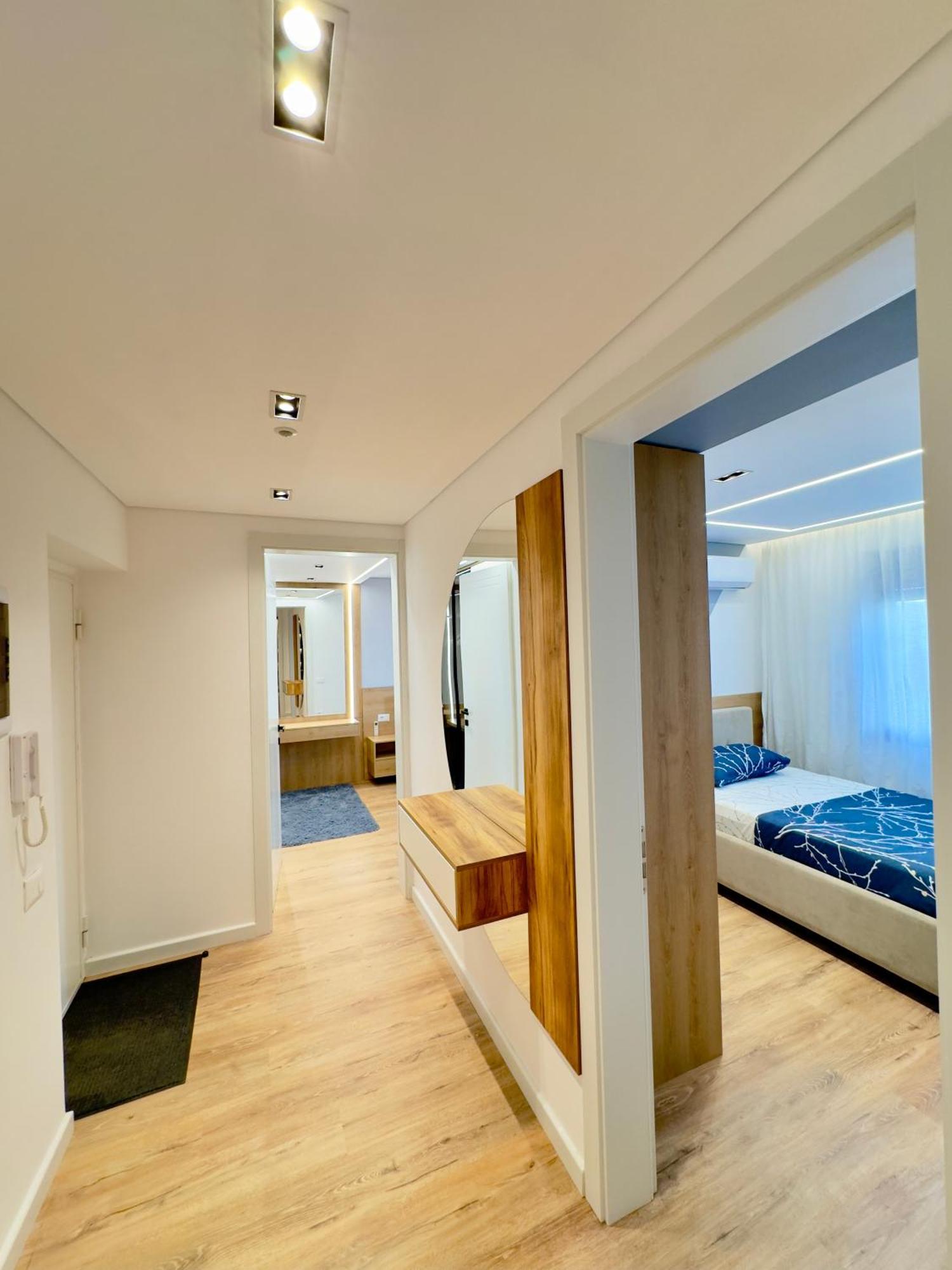 Soinn'S Apartament Tiranë Luaran gambar